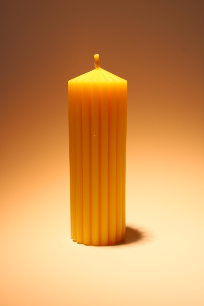 Bišu vaska svece Garais rievotais cilindrs