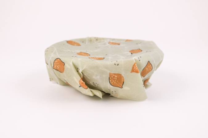 Bišu vaska drāniņa pārklāta bļodiņai produktu ilgākai uzglabāšanai.