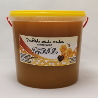 Dažādu ziedu medus 4,1 kg plastmasas spainītī.